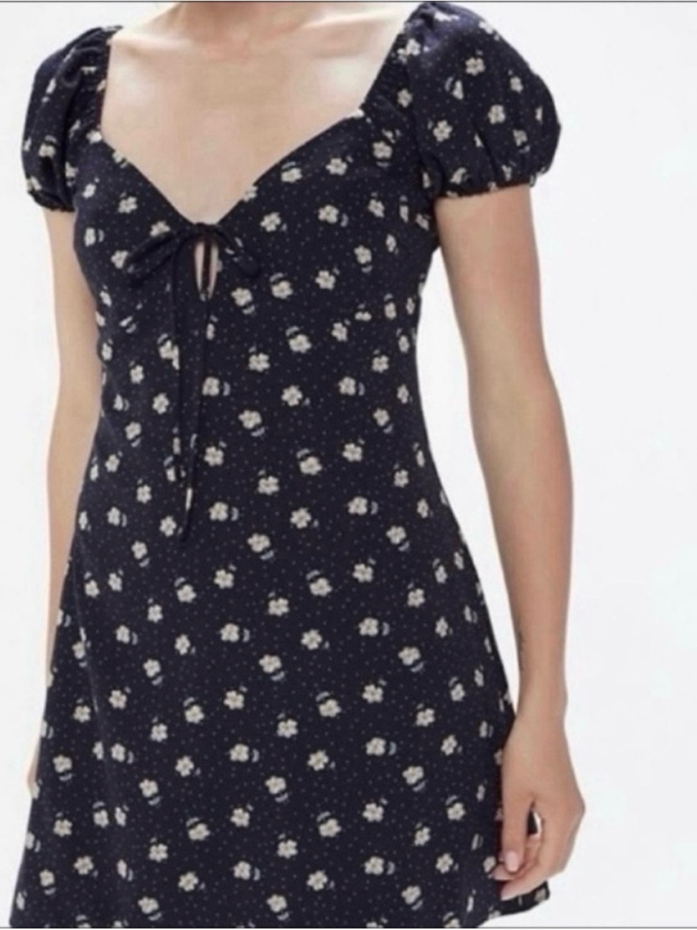 Urban outfitters puff sleeves sweetheart neckline floral cottagecore dress